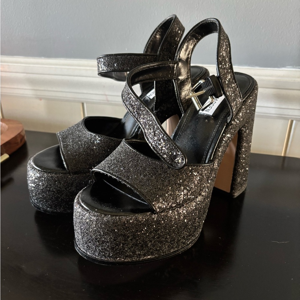 Steve Madden Black Glitter Platform Sandals